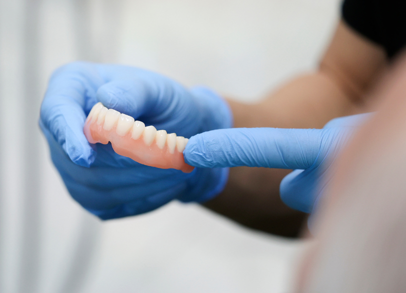 あなたにとって適切な入れ歯を|ワンズ歯科