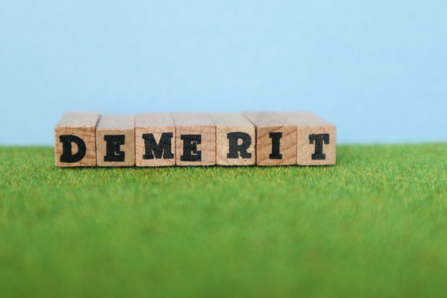 インビザラインで出っ歯を治すデメリットとは?