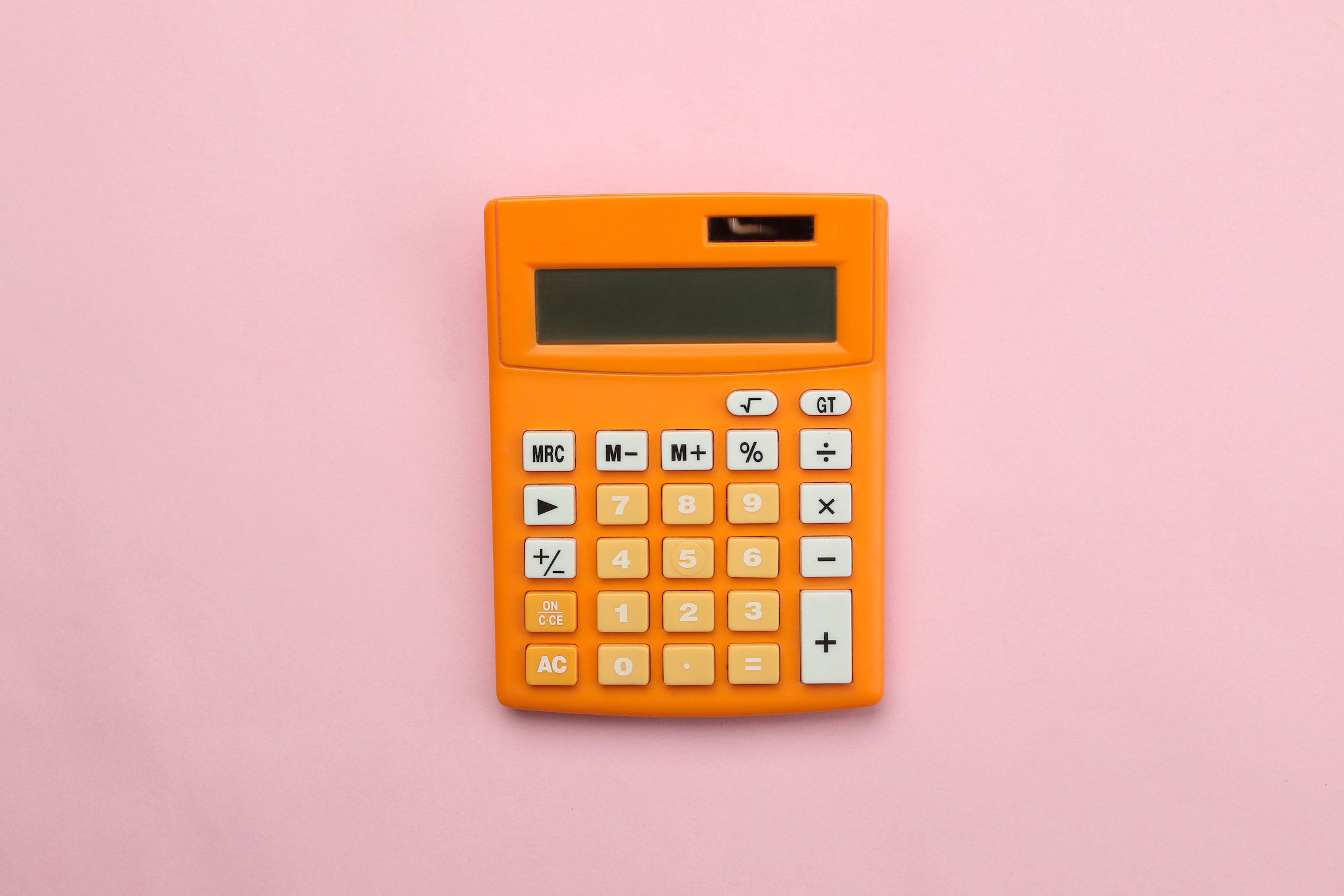 セラミックの歯の値段が高いのはなぜ？